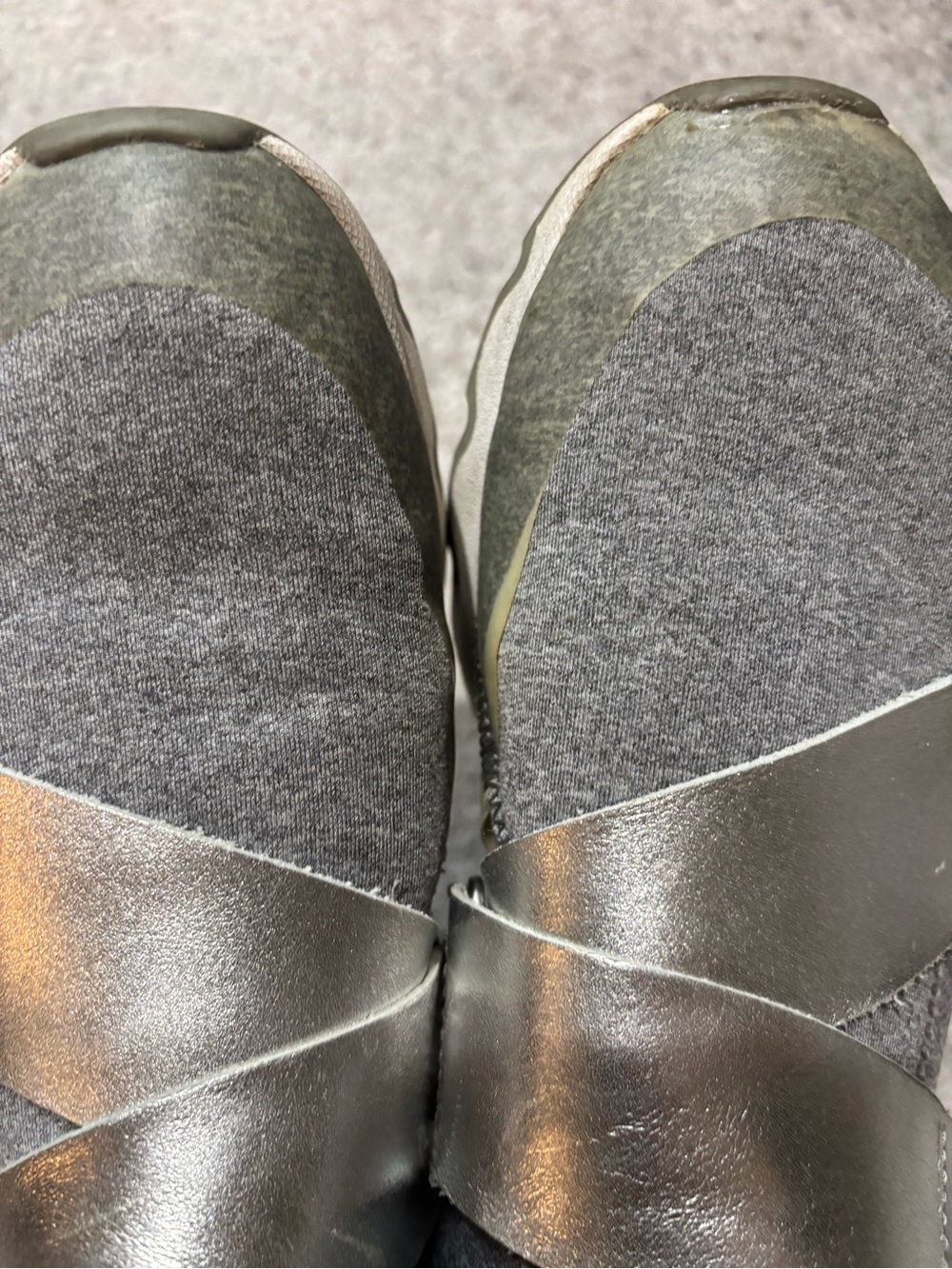 Sorel Women's Metallic Gray Slip-On Kinetic Sneakers, sz 9.5 - Picture 11 of 13